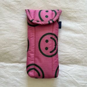 Baggu Happy Raspberry Puffy Glasses Sleeve